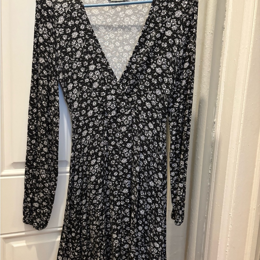 Stradivarius Black Fit and Flare Dress with Long Bishop Sleeves and V-Neck